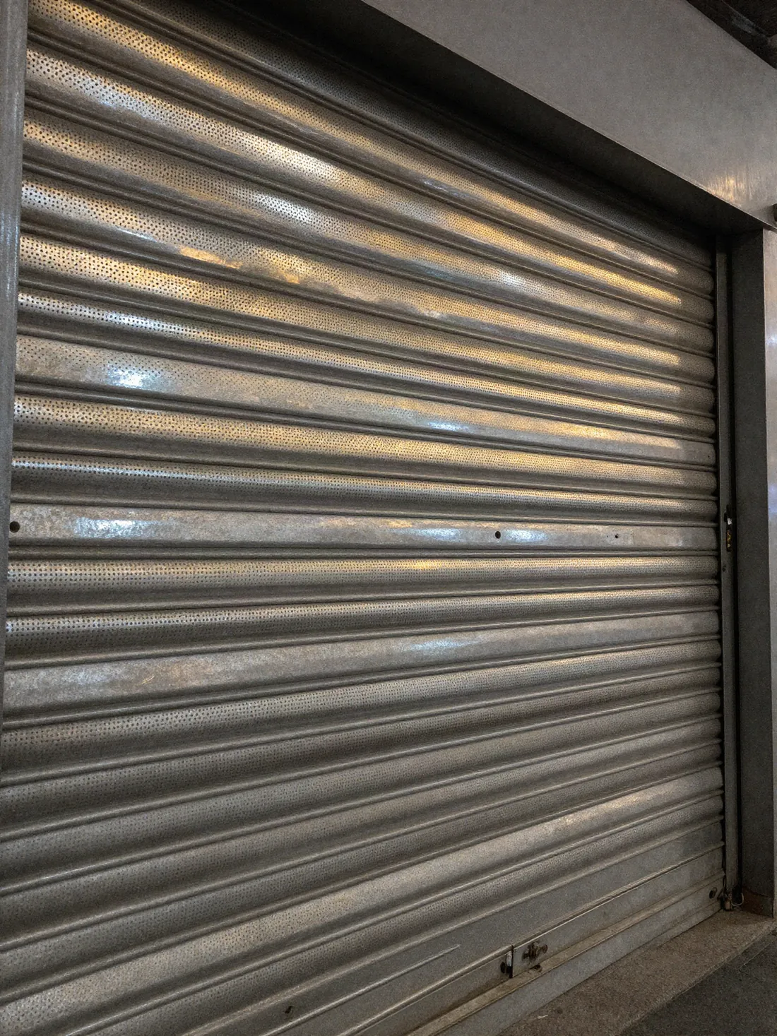 Servicios generales – Cortinas Metálicas Metalmarc, Balvanera
